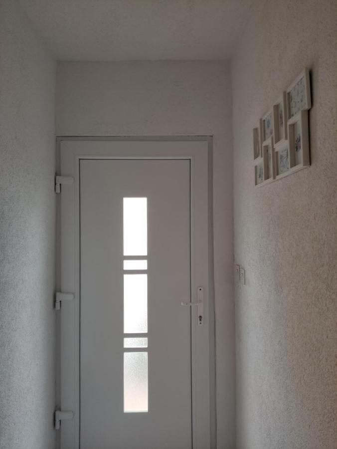 Apartmani Mara Rogoznica Rogoznica  Exterior foto